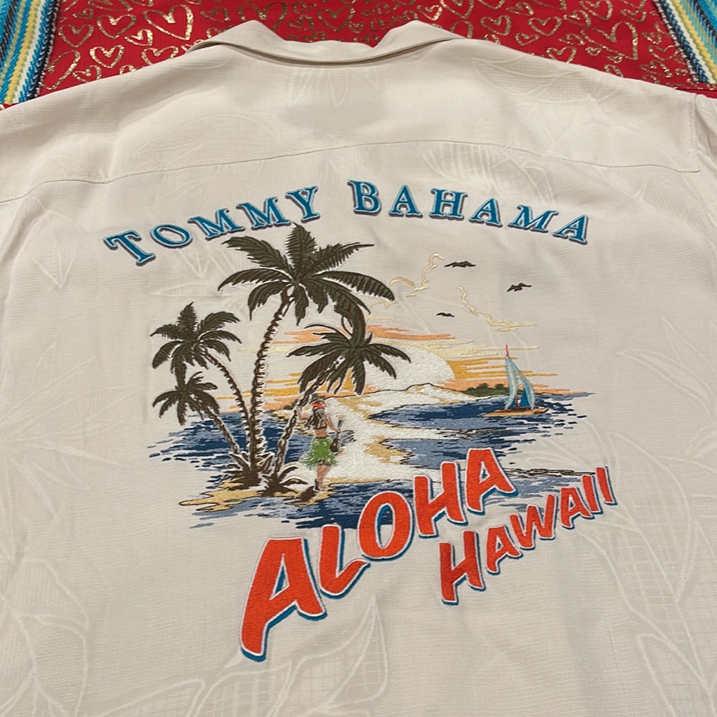 Tommy Bahama Vintage “ Aloha Hawaii “ Gorgeous Camp Shirt Mint Condition